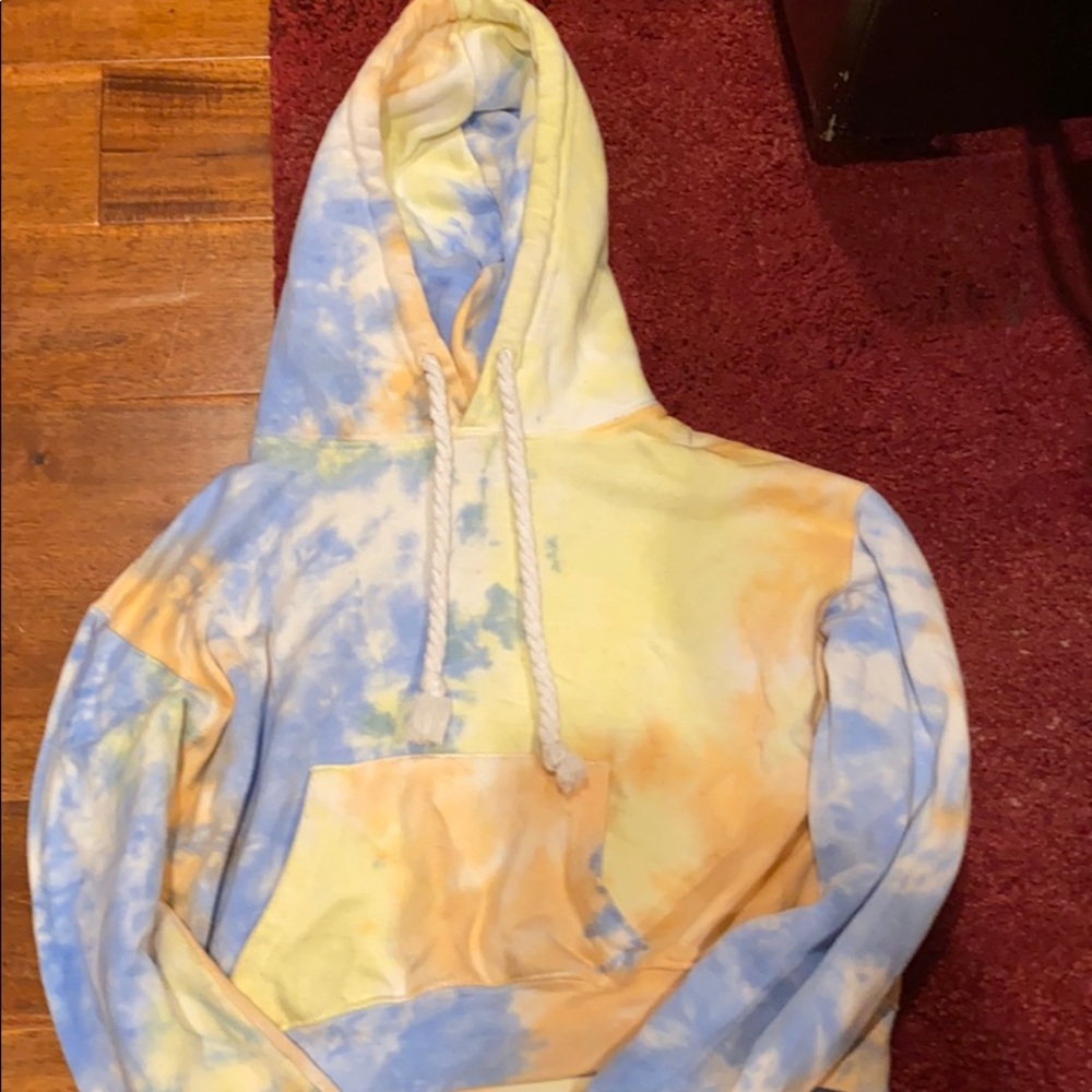 Tie dye cropped hoodie